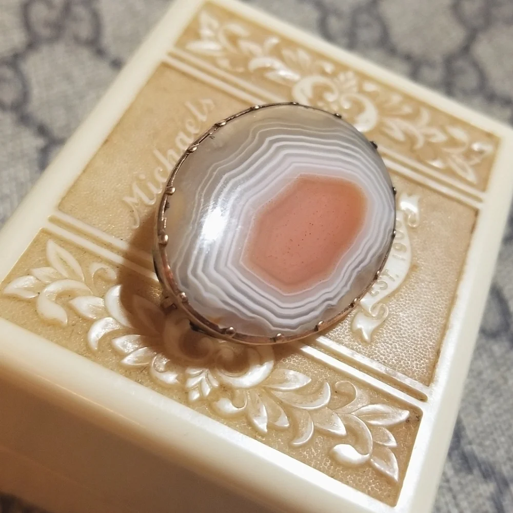 10KT ROSE GOLD Early Victorian Banded Agate Brooch